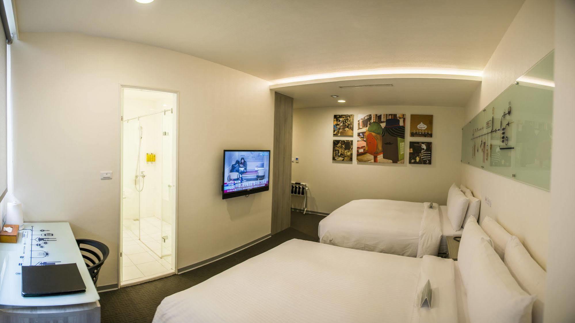 Olah Poshtel - Taichung Station Hotel Exterior foto